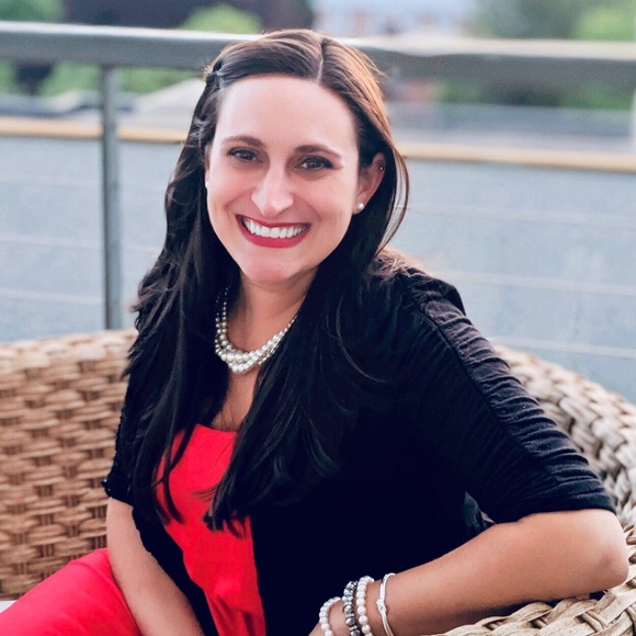 Meet your Posher, Kristen - Picture 1 of 1